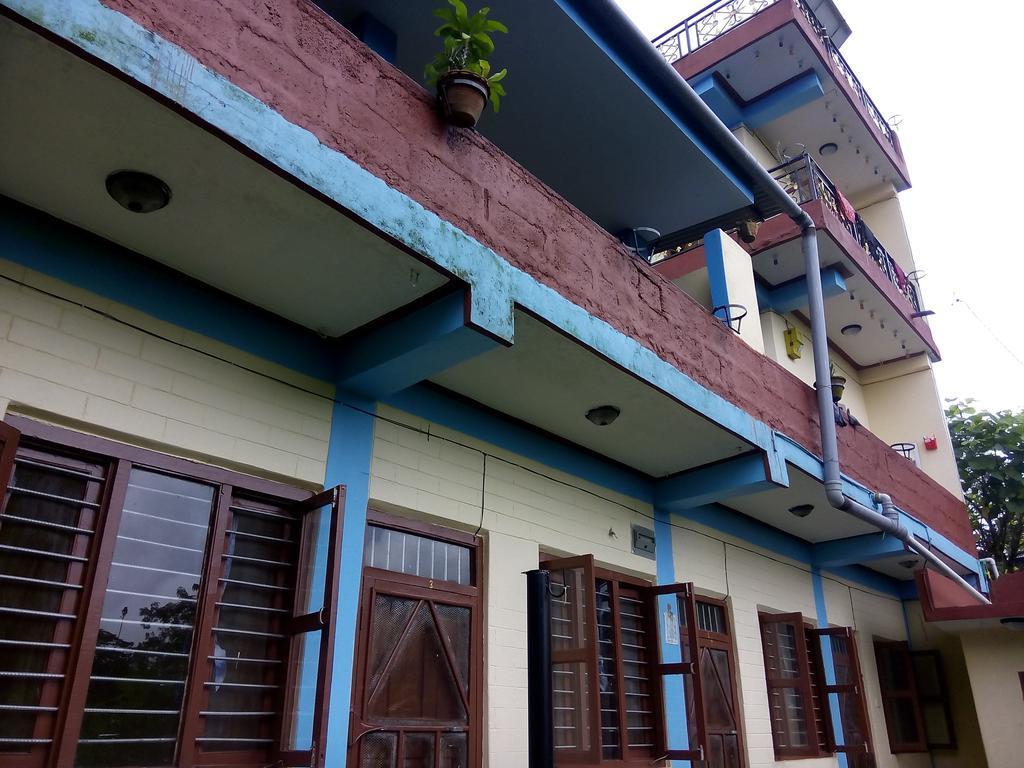 Begnas Coffee House & Hotel Deorāli Rum bild